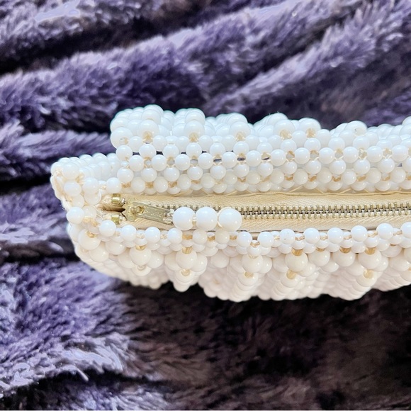 Vintage 1950’s Wedding White Beaded evening handbag purse clutch w/ zip closure - Picture 4 of 9